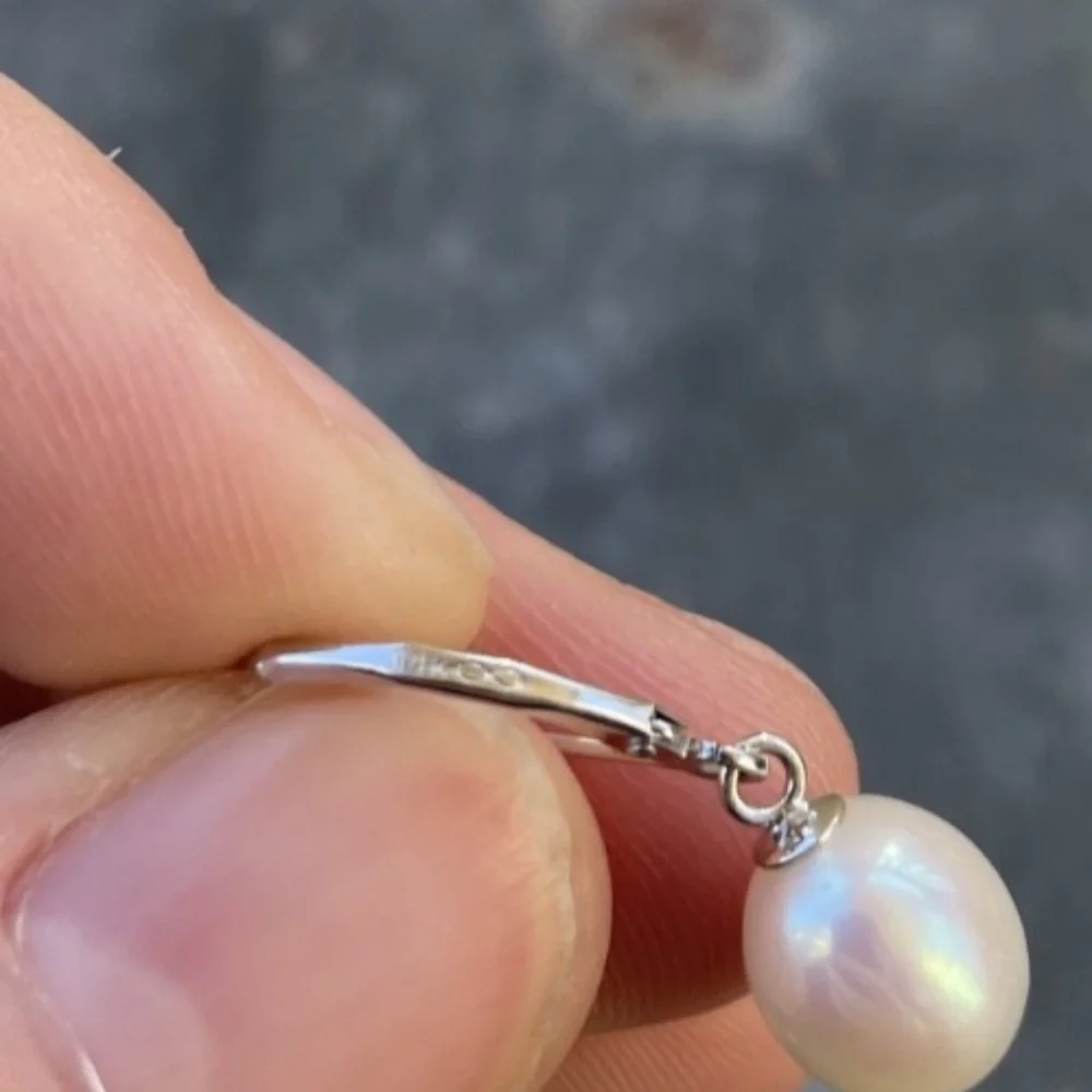 14k White Gold stamped Leverback 7mm Pearl Earrings - Picture 5 of 6